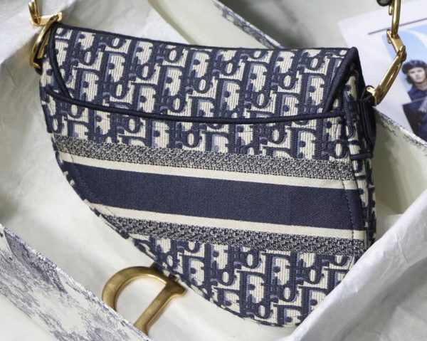 Réplique Sac Saddle Dior en broderie Oblique bleue – Image 3