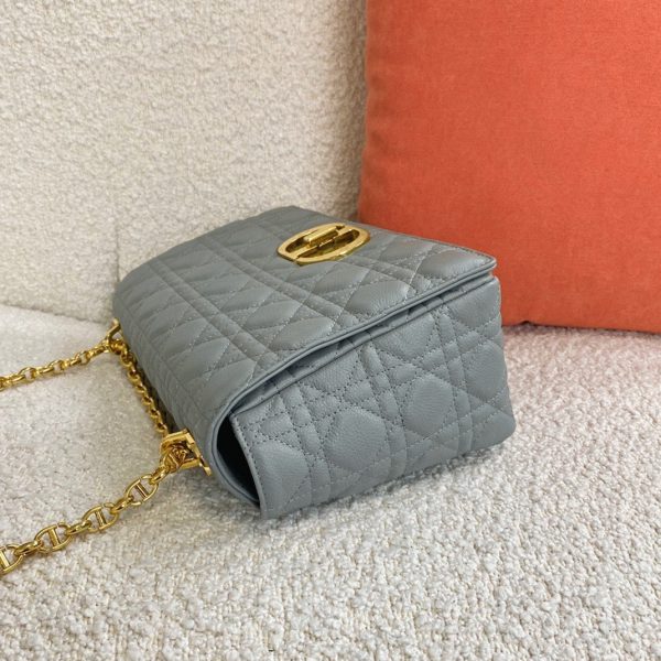 Contrefaçon Sac Dior Caro Large en gris – Image 7