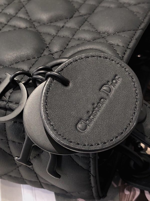 Réplique Mini Sac Lady Dior avec chaîne en noir – Image 4