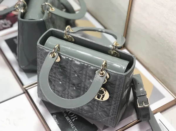Imitation Sac Lady Dior Medium en gris – Image 3