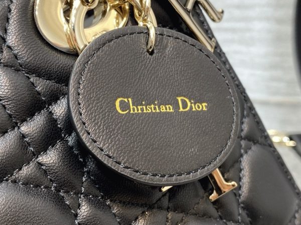 Contrefaçon Petit Sac Lady Dior My ABCDior en agneau cannage noir – Image 6