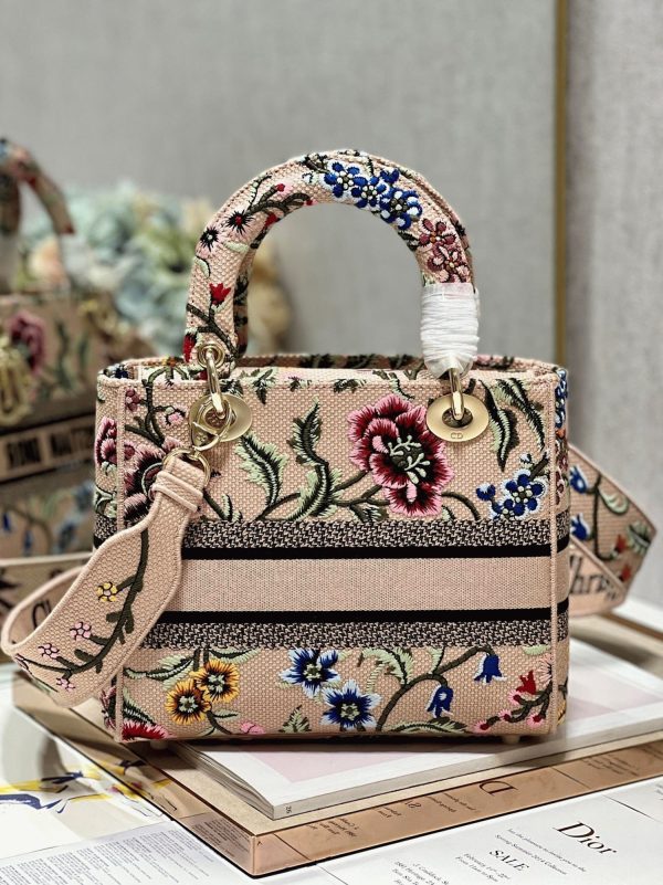 Fausse Sac Lady D-Lite Medium en broderie raphia beige avec Petites Fleurs Dior – Image 10