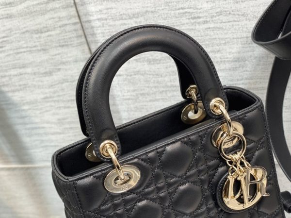 Contrefaçon Petit Sac Lady Dior My ABCDior en agneau cannage noir – Image 8