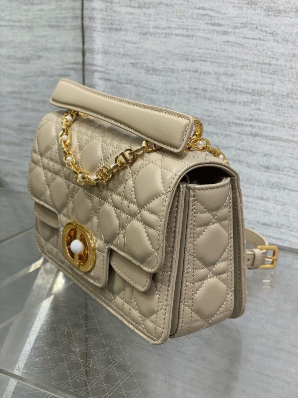 Contrefaçon Petit Sac Jolie à poignée en veau cannage beige – Image 3