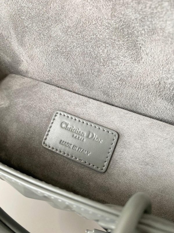 Contrefaçon Sac Lady D-Joy Medium en veau gris avec motif diamant – Image 5