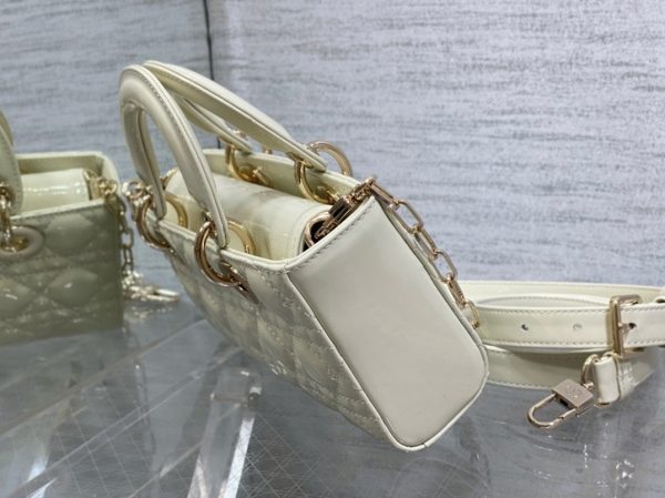 Contrefaçon Petit Sac Lady D-Joy en blanc – Image 6