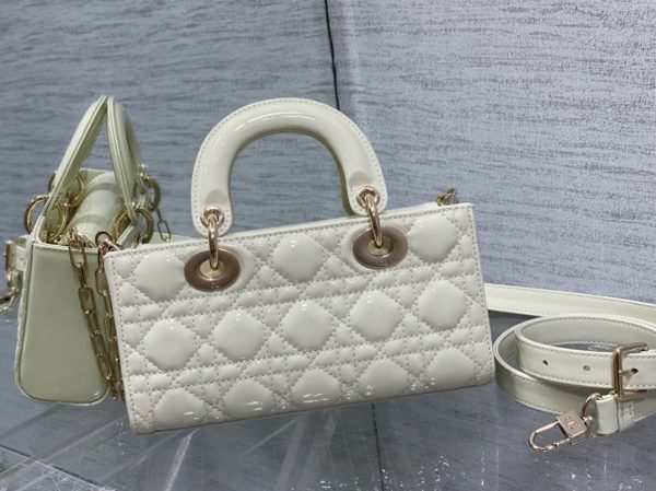 Contrefaçon Petit Sac Lady D-Joy en blanc – Image 4