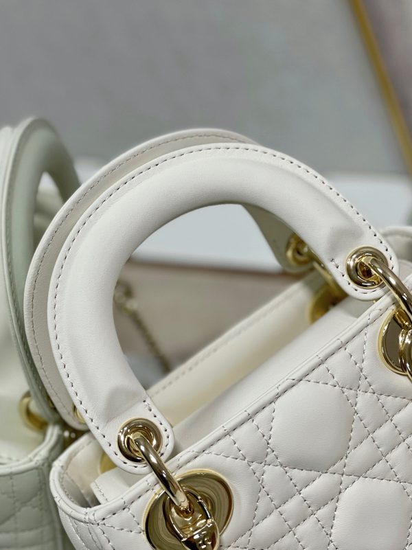 Fausse Mini Sac Lady Dior en blanc – Image 3