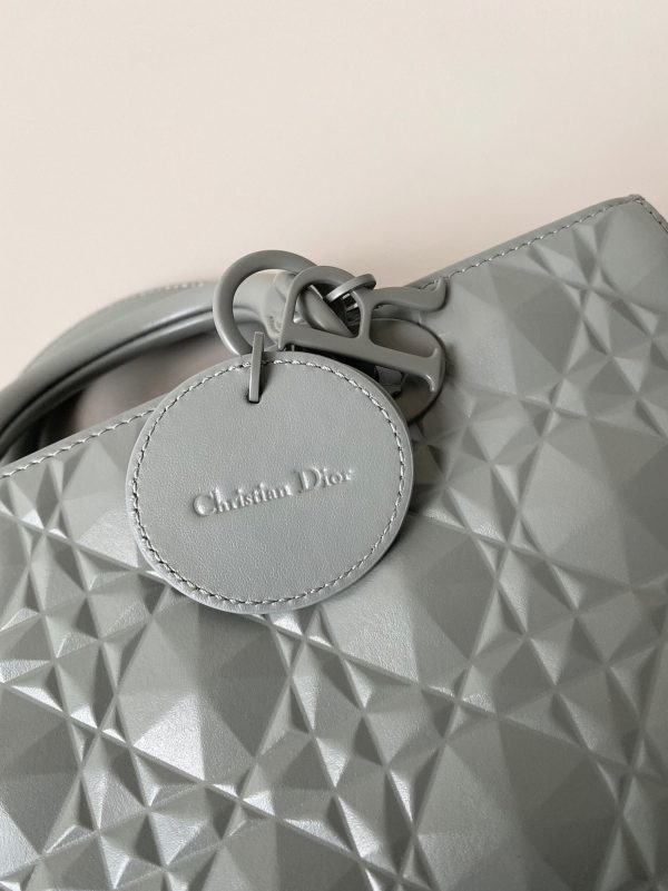 Contrefaçon Sac Lady D-Joy Medium en veau gris avec motif diamant – Image 3