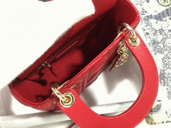 Contrefaçon Mini Sac Lady Dior en rouge – Image 2