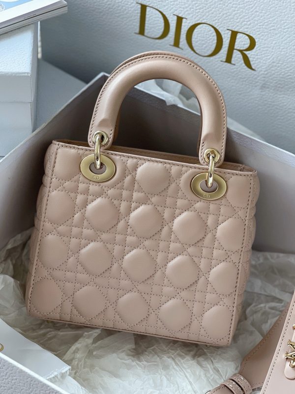 Contrefaçon Petit Sac Lady Dior My ABCDior en rose pastel – Image 6