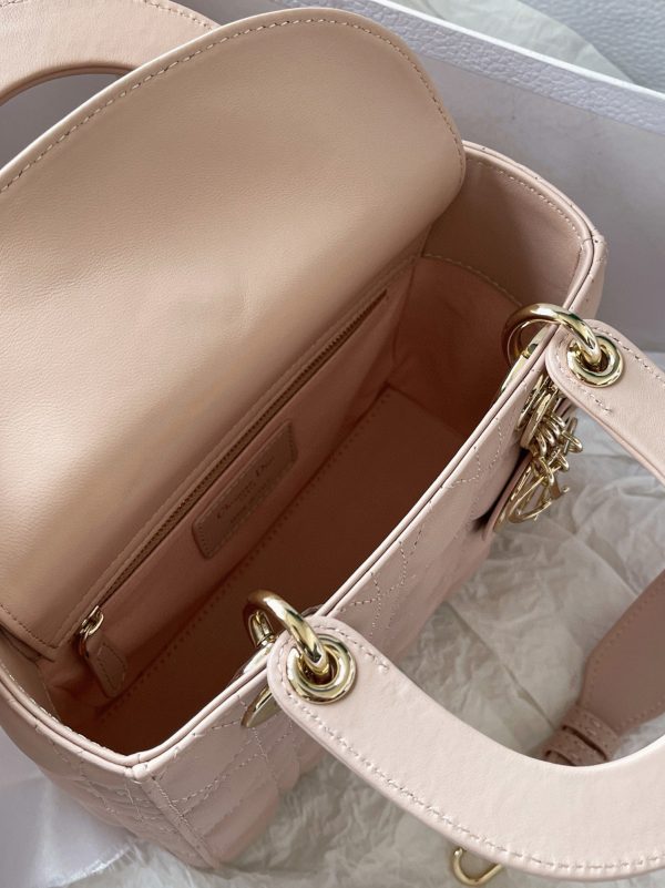 Contrefaçon Petit Sac Lady Dior My ABCDior en rose pastel – Image 5