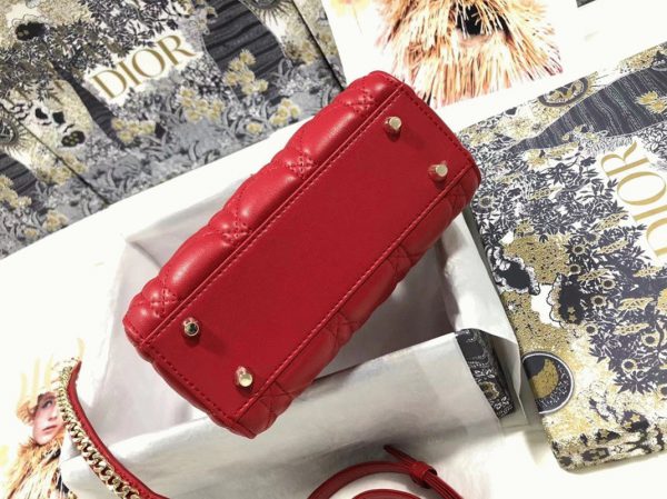 Contrefaçon Mini Sac Lady Dior en rouge – Image 5