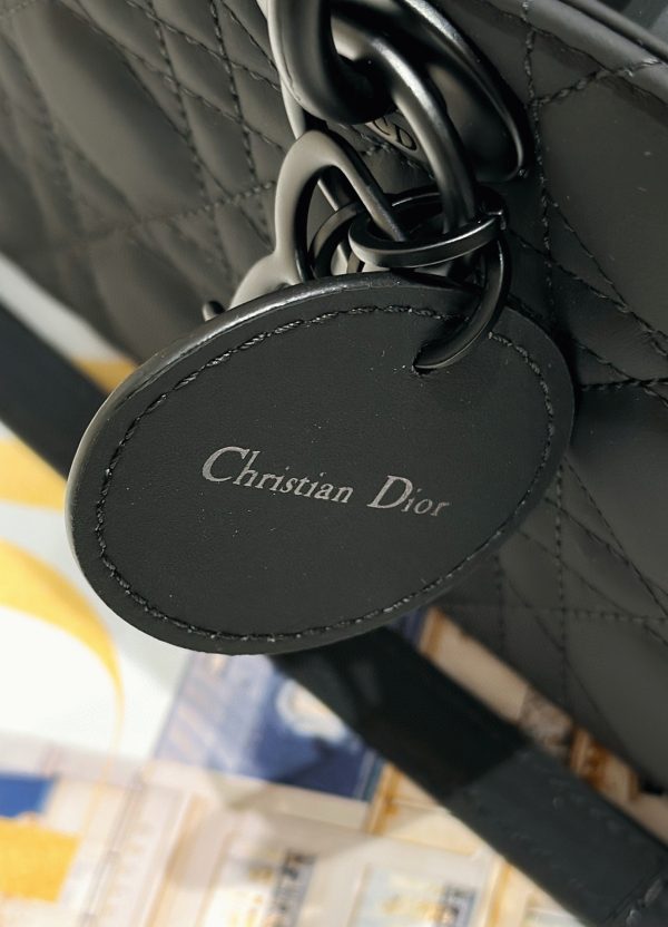 Réplique Sac Lady D-Joy Medium en veau ultramat noir – Image 8