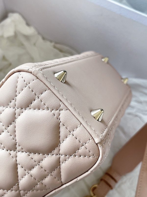 Contrefaçon Petit Sac Lady Dior My ABCDior en rose pastel – Image 3