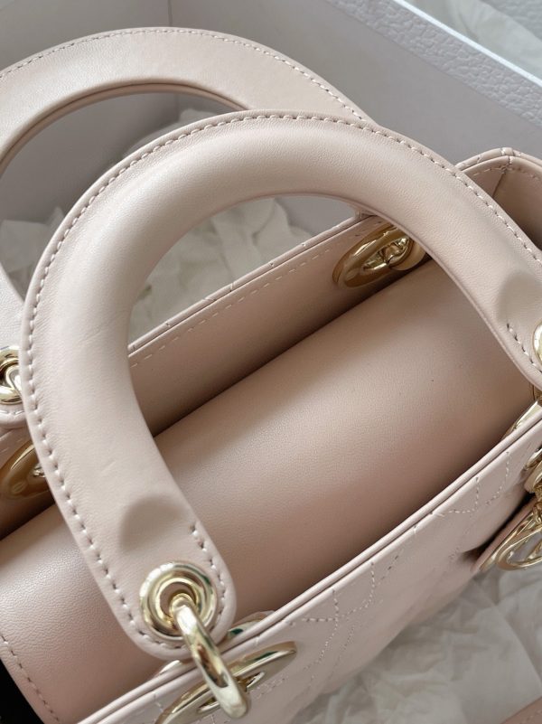 Contrefaçon Petit Sac Lady Dior My ABCDior en rose pastel – Image 2