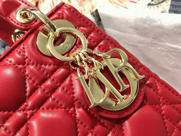 Contrefaçon Mini Sac Lady Dior en rouge – Image 8