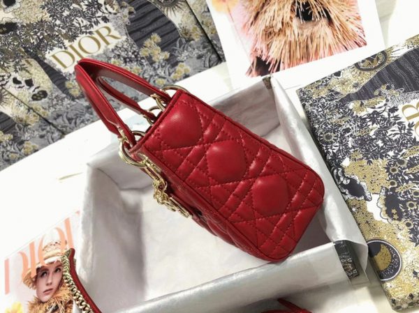 Contrefaçon Mini Sac Lady Dior en rouge – Image 9