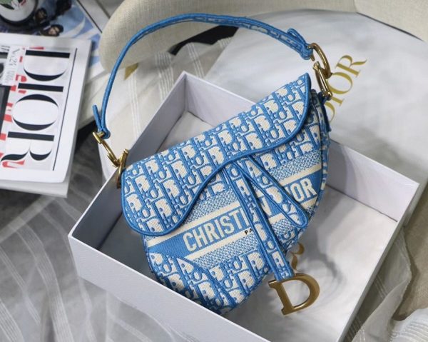 Fausse Sac Saddle Dior en broderie Oblique bleu bleuet – Image 5