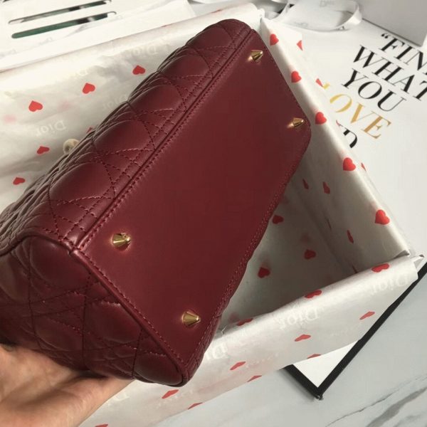 Réplique Sac Lady Dior Medium en agneau bordeaux – Image 4