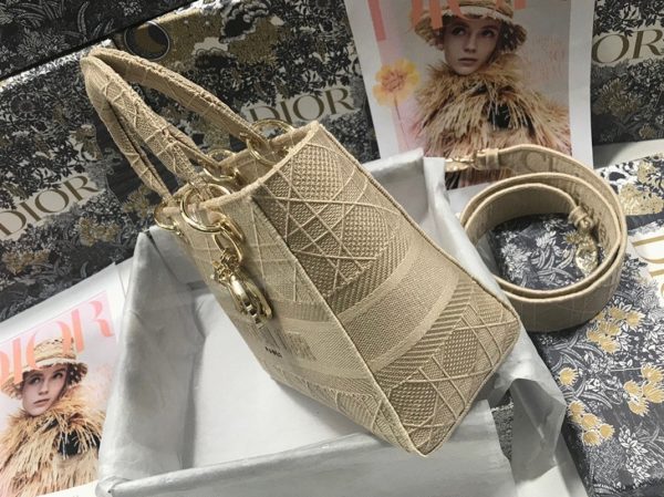 Contrefaçon Sac Lady D-Lite Medium en toile Cannage beige brodée – Image 9
