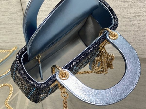 Réplique Mini Sac Lady Dior avec chaîne en satin brodé perles bleues – Image 5