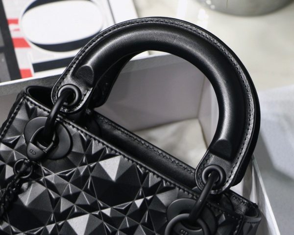 Mini Sac Lady Dior en veau noir avec motif diamant – Image 4