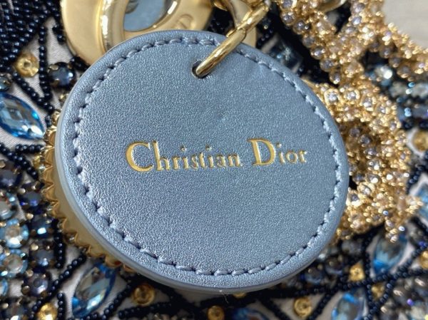 Réplique Mini Sac Lady Dior avec chaîne en satin brodé perles bleues – Image 8