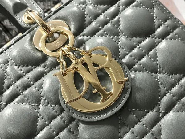 Réplique Sac Lady Dior Large en gris – Image 9