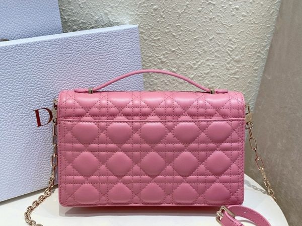 Réplique Sac Miss Dior à poignée en agneau cannage rose melocoton – Image 9
