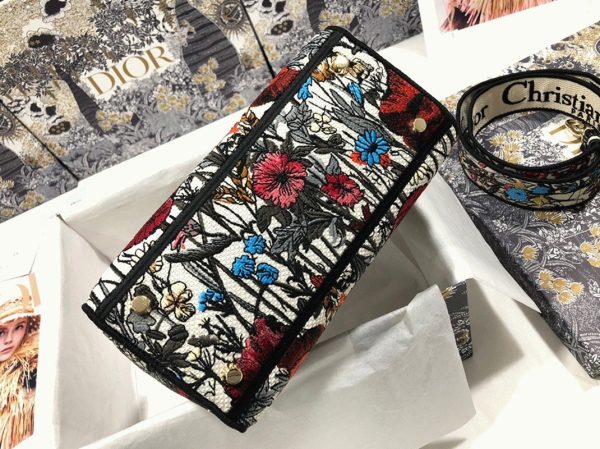 Imitation Sac Lady D-Lite Medium en broderie Mille Fleurs – Image 5