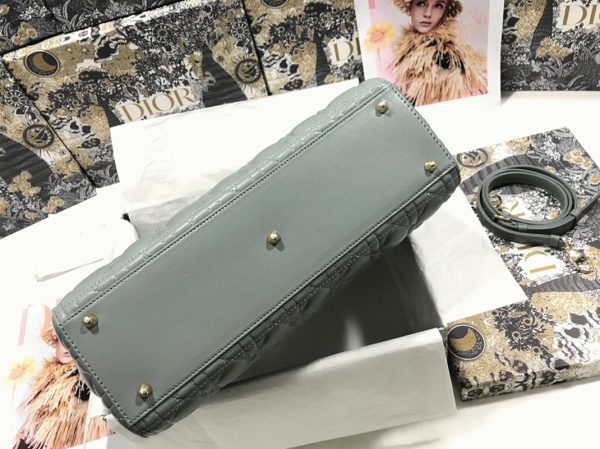 Réplique Sac Lady Dior Large en gris – Image 6