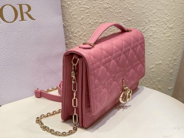 Réplique Sac Miss Dior à poignée en agneau cannage rose melocoton – Image 6