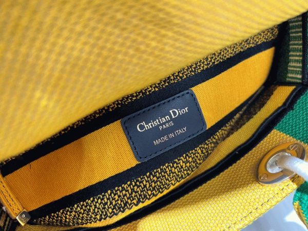 Fausse Sac Lady D-Lite Medium en broderie D-Flower Pop jaune et vert – Image 7
