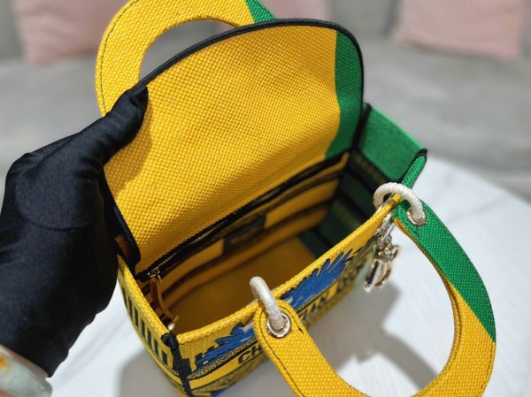 Fausse Sac Lady D-Lite Medium en broderie D-Flower Pop jaune et vert – Image 6