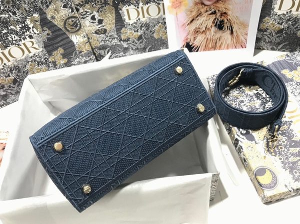 Fausse Sac Lady D-Lite Medium en toile Cannage bleue brodée – Image 6