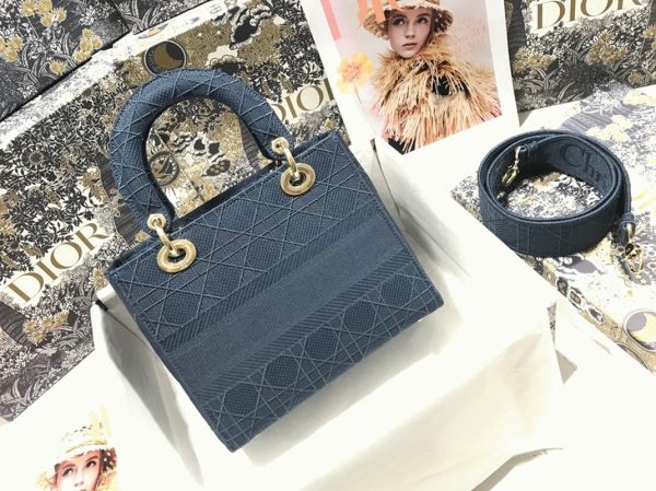Fausse Sac Lady D-Lite Medium en toile Cannage bleue brodée – Image 4