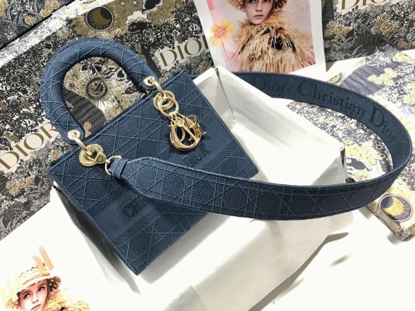 Fausse Sac Lady D-Lite Medium en toile Cannage bleue brodée – Image 3