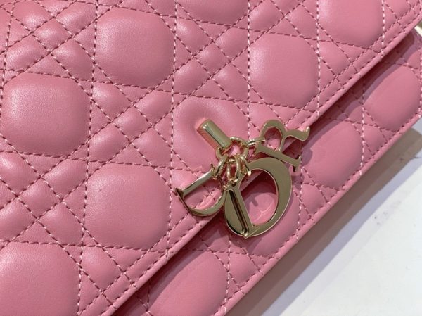 Réplique Sac Miss Dior à poignée en agneau cannage rose melocoton – Image 5