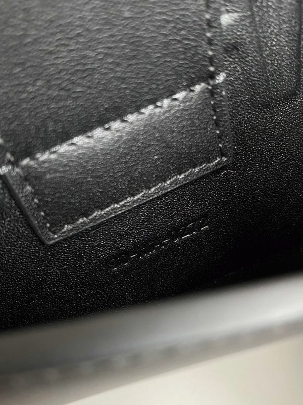 Réplique Sac Dior 30 Montaigne East-West avec chaîne en veau noir – Image 4