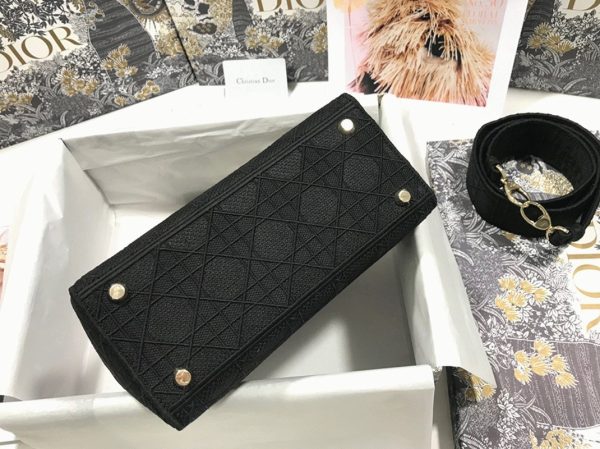 Réplique Sac Lady D-Lite Medium en toile Cannage noire brodée – Image 9