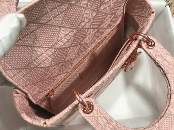 Imitation Sac Lady D-Lite Medium en toile Cannage rose brodée – Image 7