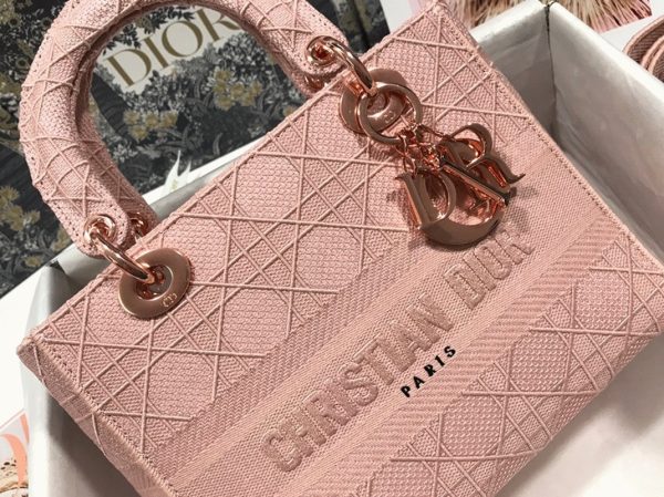 Imitation Sac Lady D-Lite Medium en toile Cannage rose brodée – Image 4