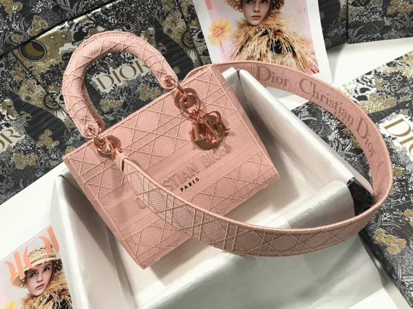Imitation Sac Lady D-Lite Medium en toile Cannage rose brodée – Image 2