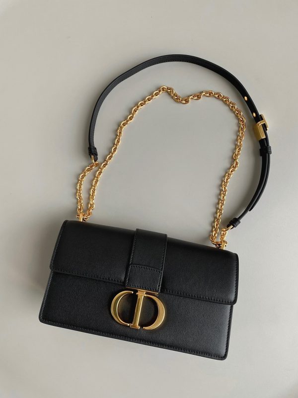 Réplique Sac Dior 30 Montaigne East-West avec chaîne en veau noir – Image 7