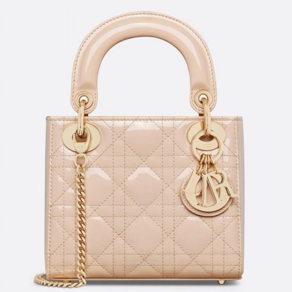 Contrefaçon Mini Sac Dior Lady Dior avec chaîne en beige esthétique