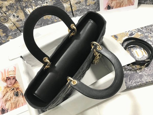 Contrefaçon Sac Lady Dior Large en noir – Image 8