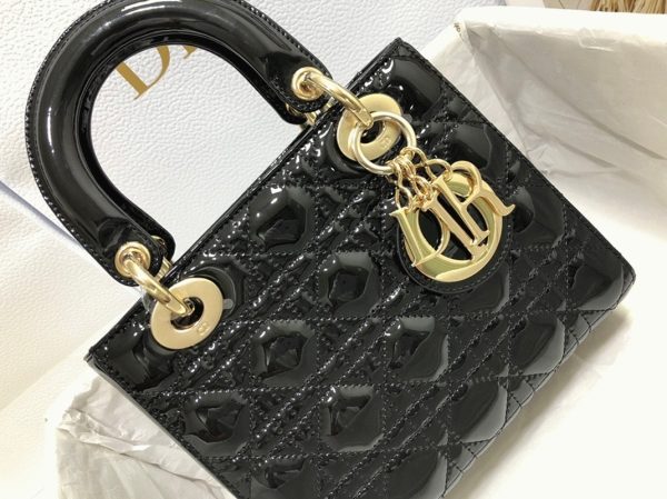 Contrefaçon Petit Sac Lady Dior en veau verni noir cannage – Image 3