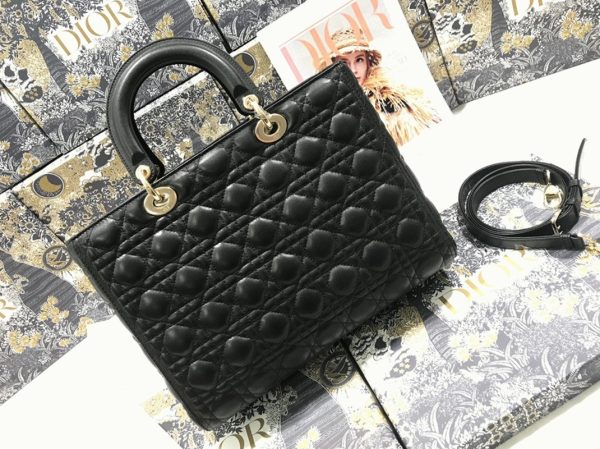 Contrefaçon Sac Lady Dior Large en noir – Image 6