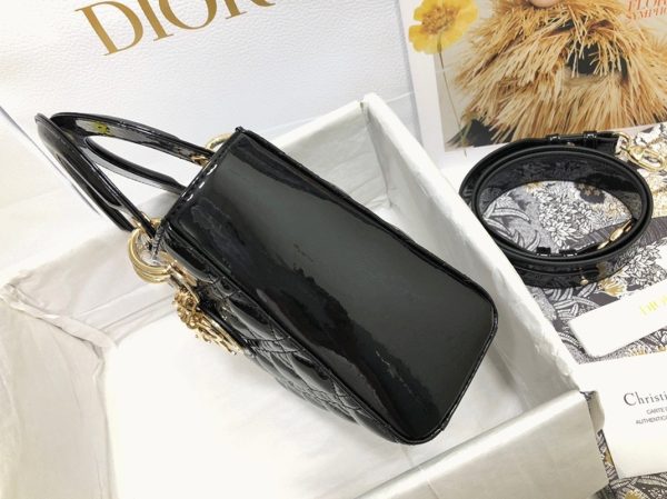 Contrefaçon Petit Sac Lady Dior en veau verni noir cannage – Image 5